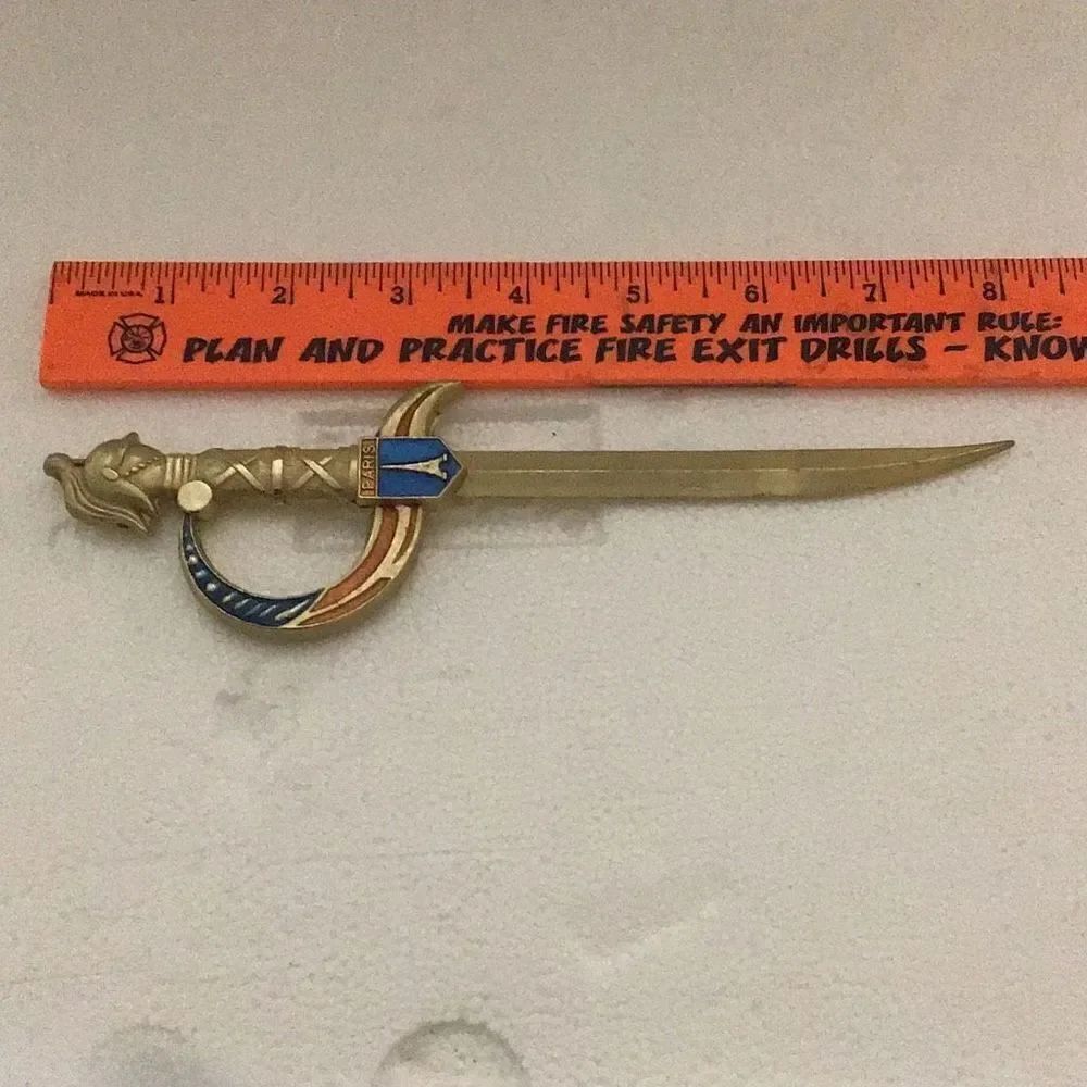 Vintageābrassāgrenadierāguard,āswordāletterāopener